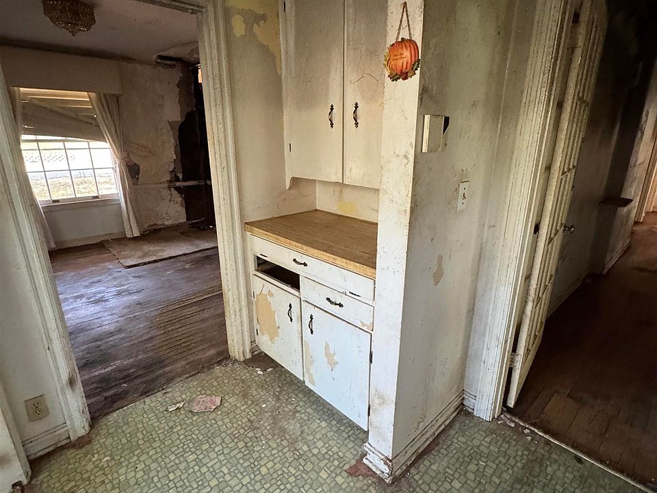 28th image of 3619 Ridge Rd