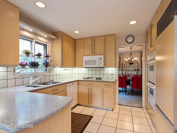 5th image of 407 Brookside Dr