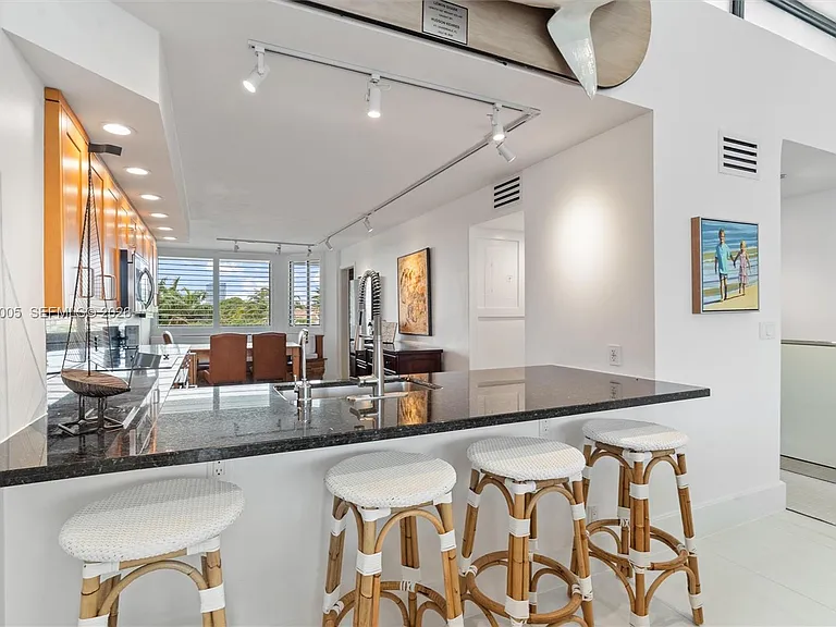 1800 S Ocean Dr #406 — Photo 15