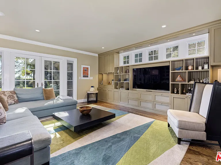 2855 Club Dr — Photo 11