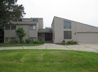 5741 Perrytown Dr, West Bloomfield, MI