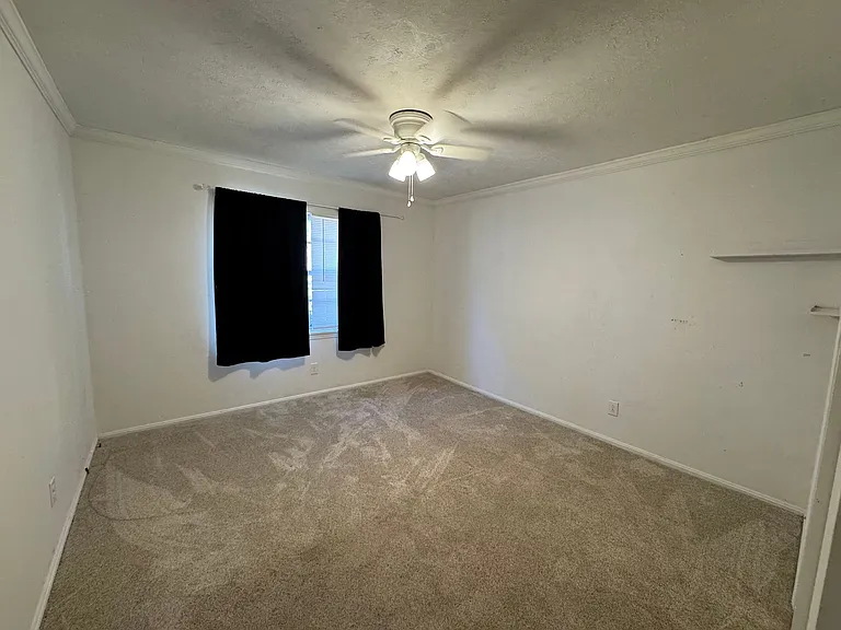 200 Brookhaven Dr — Photo 2