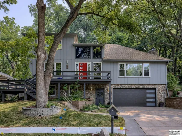 407 Greenbriar Ct, Bellevue, NE 68005