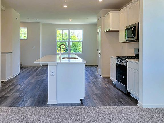 5th image of 2241 Glacier St
