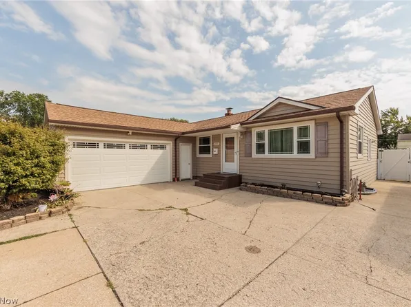 23537 David Dr, North Olmsted, OH 44070