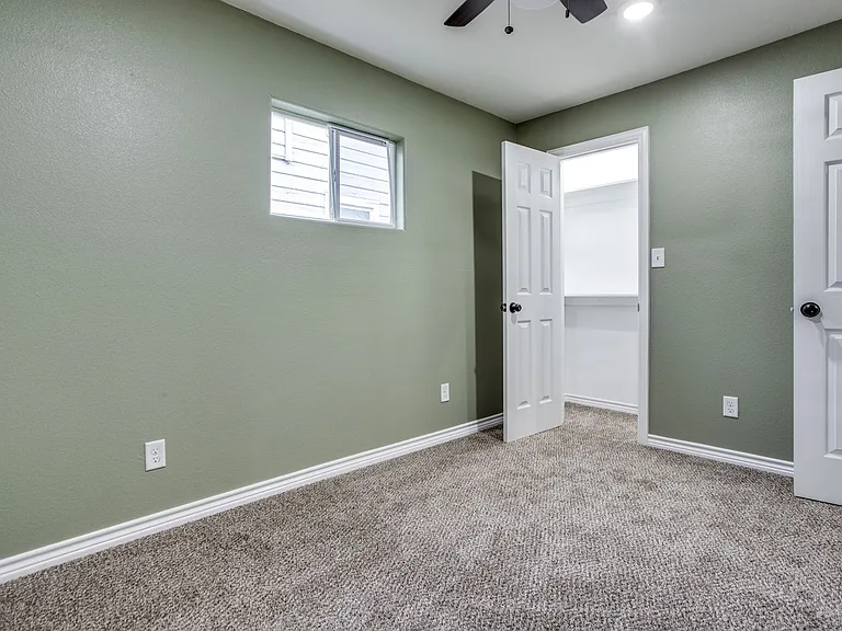 420 S Gribble St — Photo 11