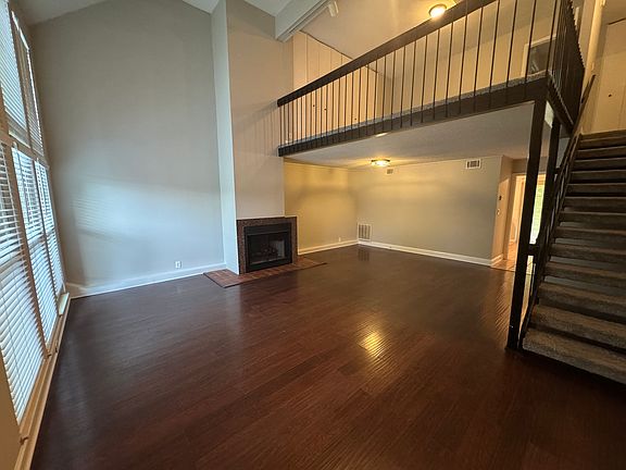 2nd image of 6 Canberra Dr
