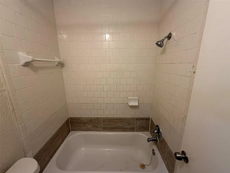1423 Elkwood Dr — Photo 23