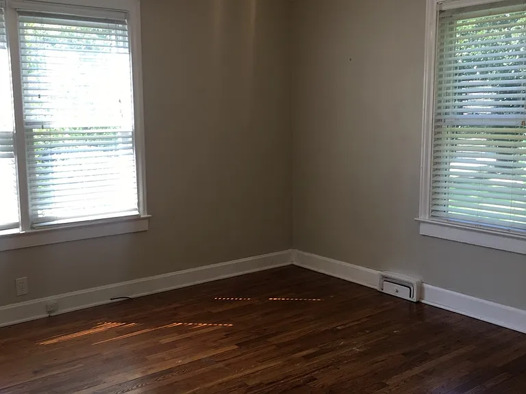 522 Grove Rd — Photo 6