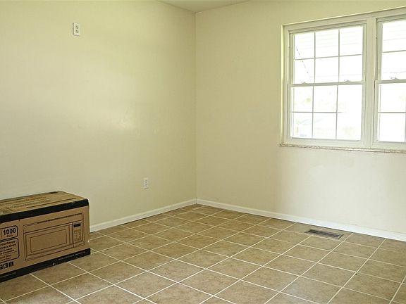 5th image of 310 Saint Jude Cir