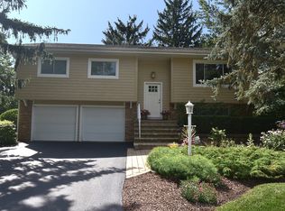 1533 77th St, Darien, IL 60561