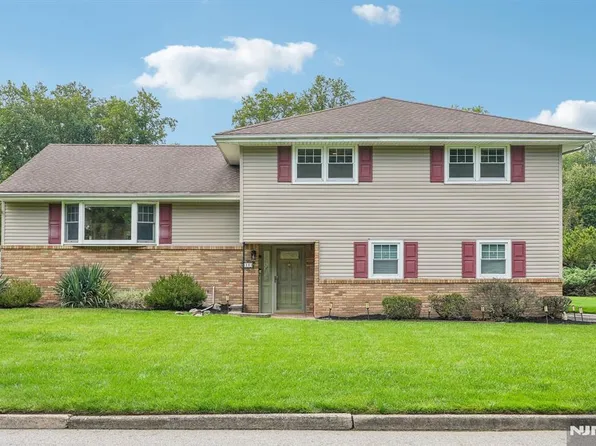 18 Dogwood Lane, Montvale, NJ 07645