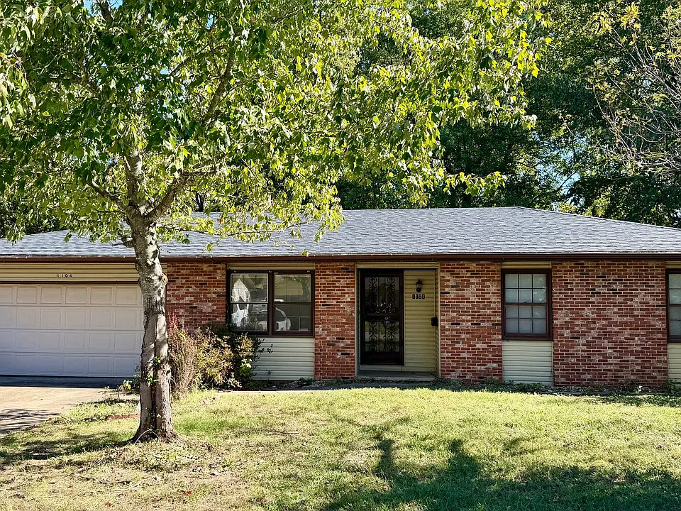 1104 S Paula Ave