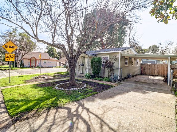 2nd image of 815 Locust St