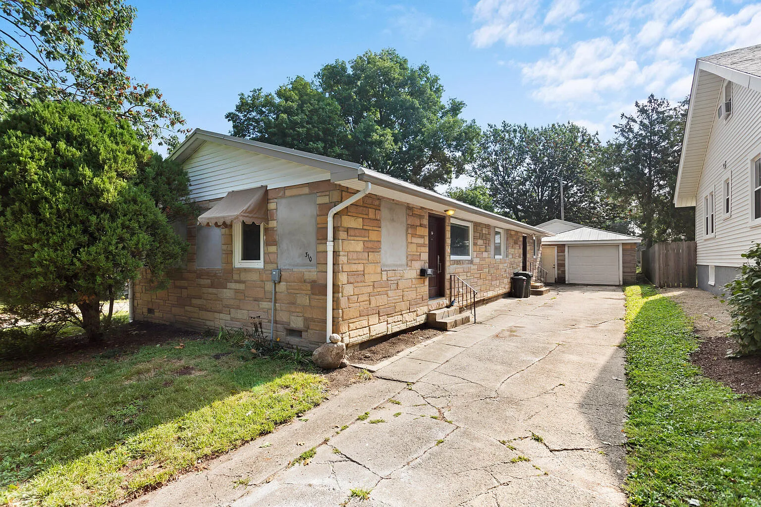 310 S Poplar St photo 1