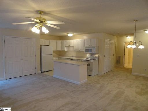 4th image of 23 Paris Creek Ct