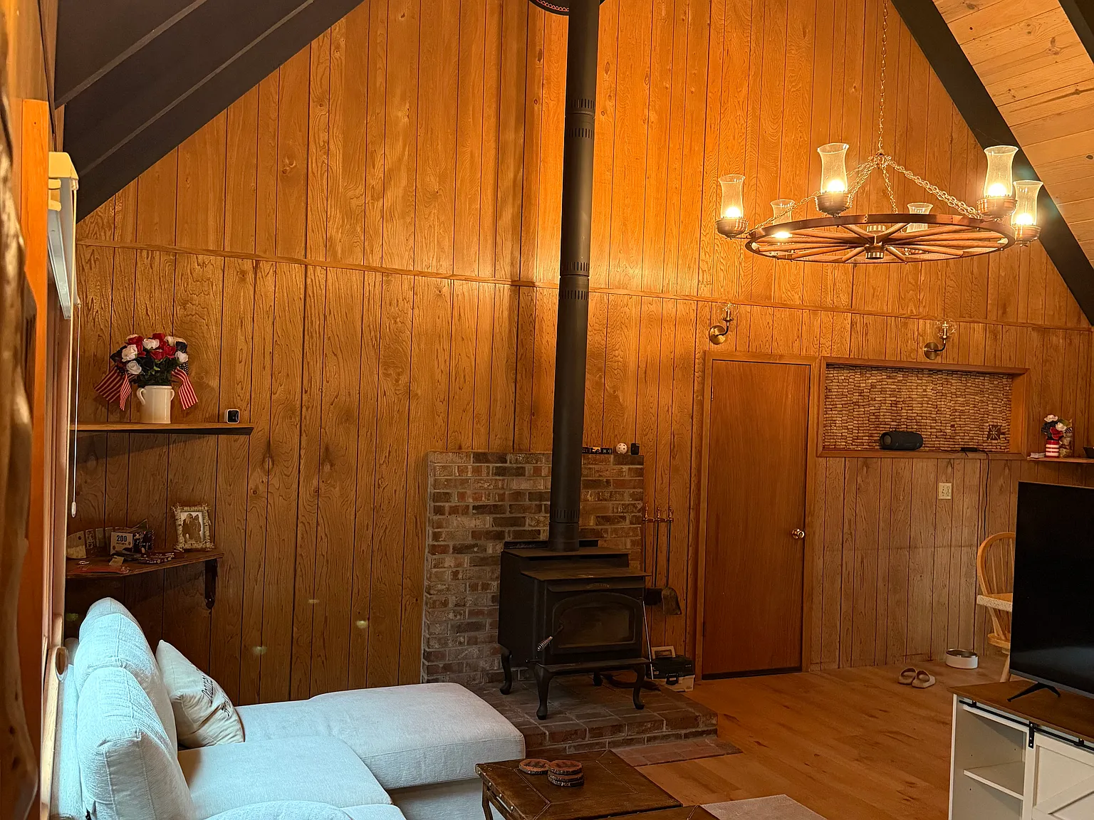 3 bed, 1206 sqft, $3,695 — Photo 3