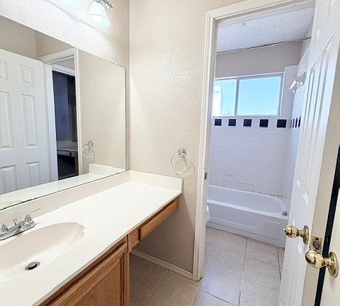 4th image of 4818 Red Birch Dr