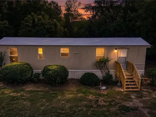 7412 Seldon Rd, Summerfield, NC 27358