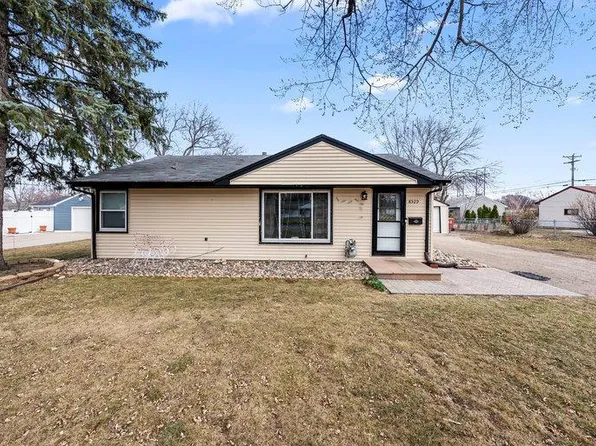 8529 Oakland Ave S, Bloomington, MN 55420