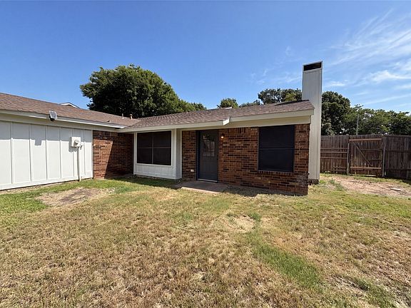 5th image of 1319 Oak Run Dr