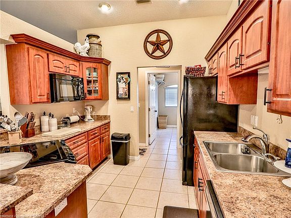 5th image of 3411 Elmhurst Dr