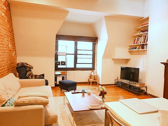 4th image of 314 W 81st St #9