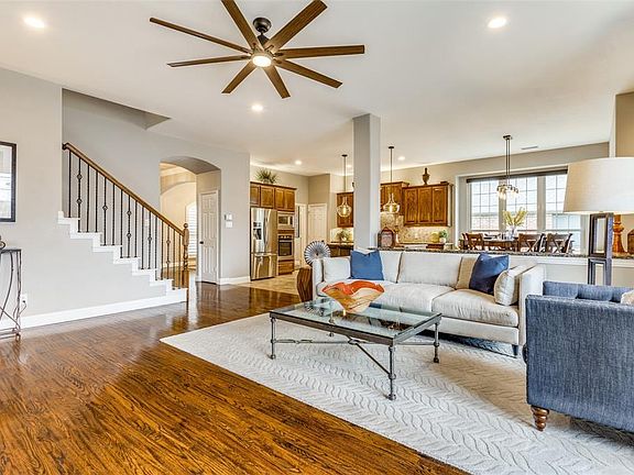 2nd image of 4211 Meadowview Ln