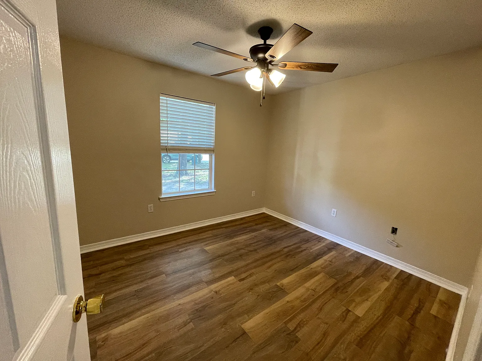 4 bed, 1462 sqft, $1,300 — Photo 4