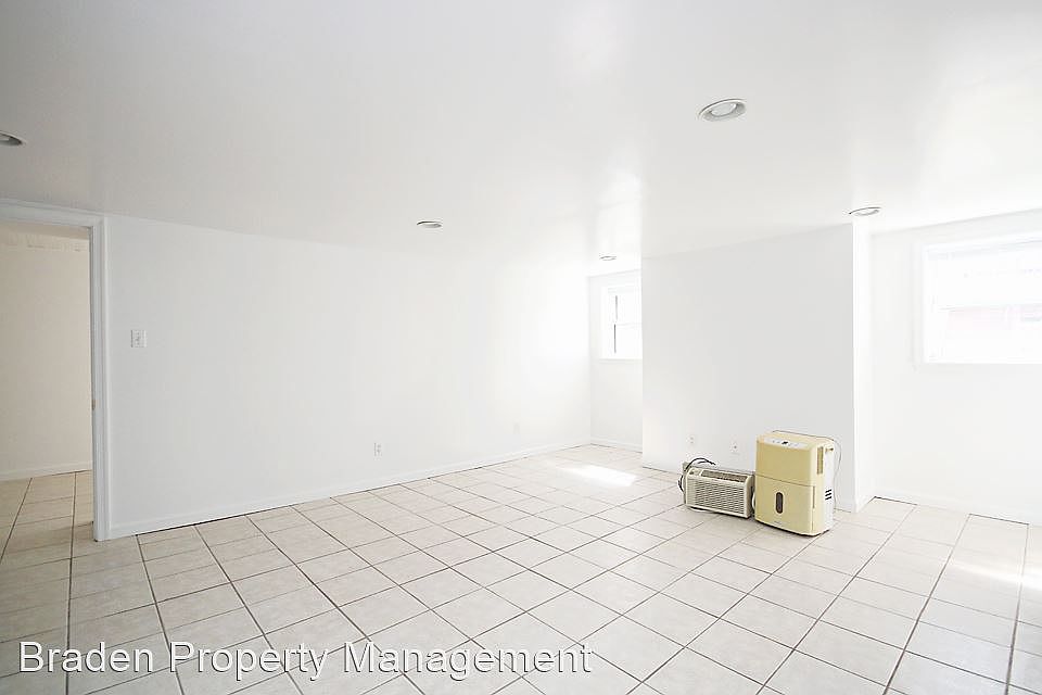 1st image of 921 6th St SE APT C