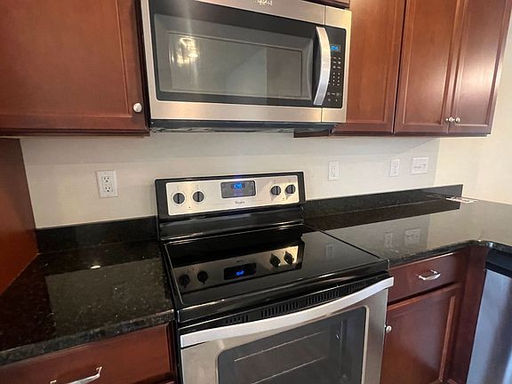 5th image of 23592 Linkside Dr