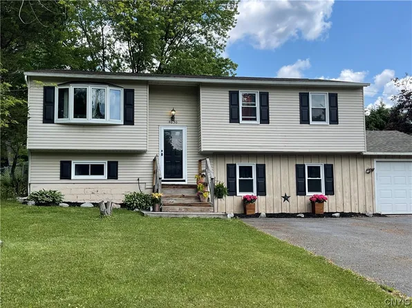 4636 Goldrush Dr, Marcellus, NY 13108