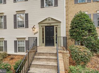 7756 New Providence Dr APT 16, Falls Church, VA 22042