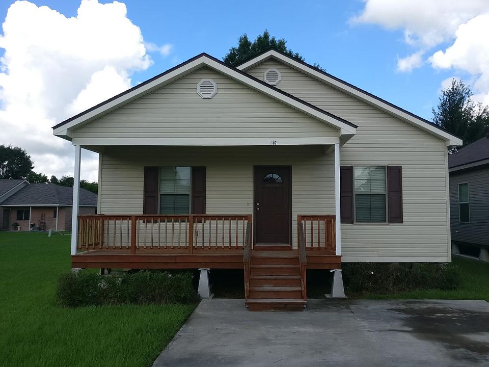 1st image of 107 Canyon Dr