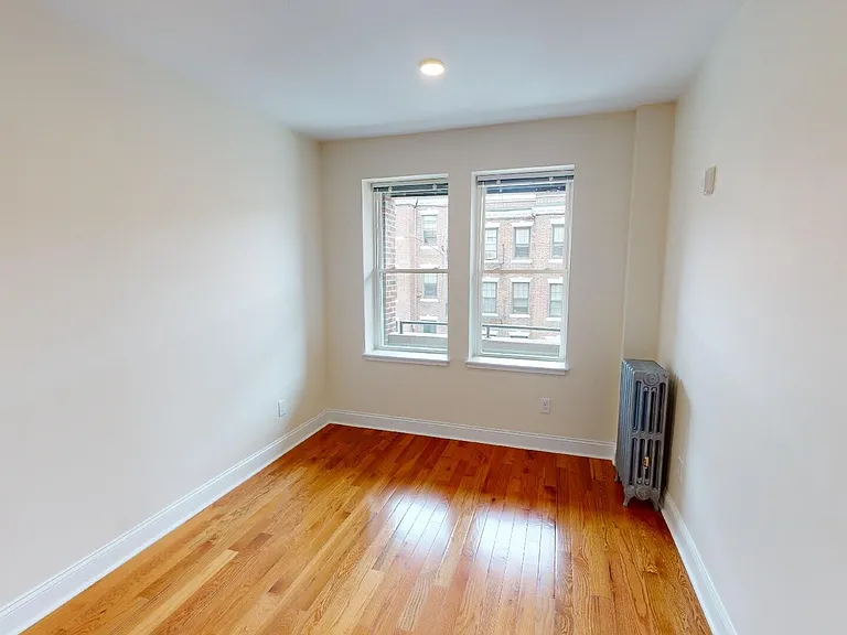 123 Sutherland Rd #G — Photo 2