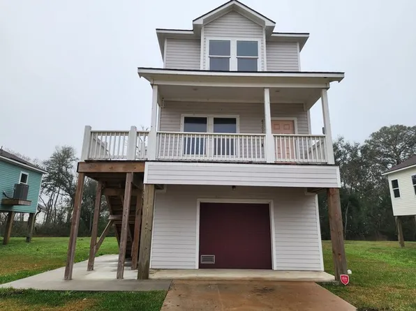 6311 White Oak Dr, Hitchcock, TX 77563