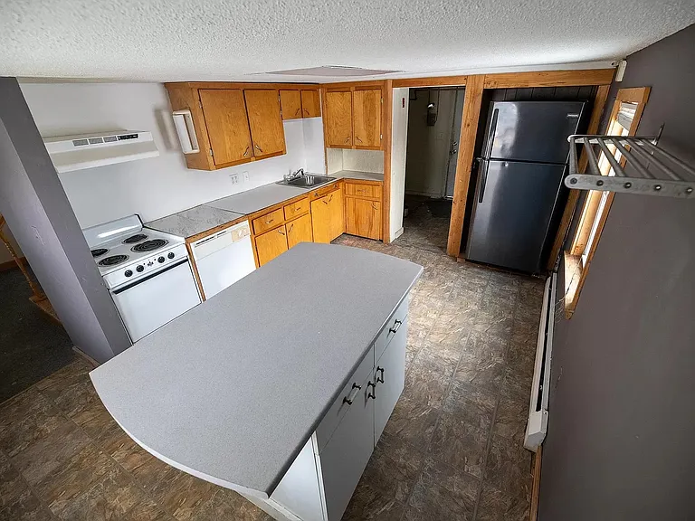 96 Bosworth St #1 — Photo 2
