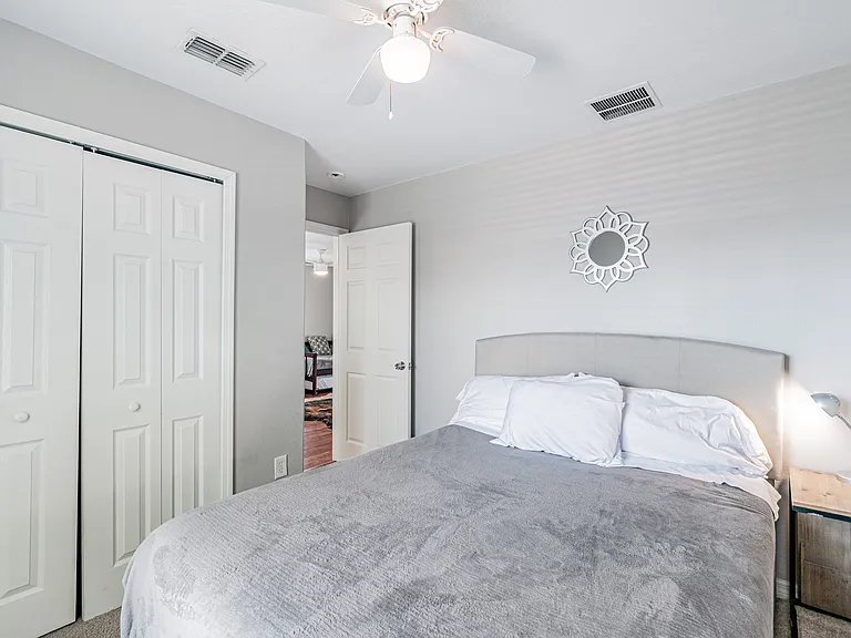 2907 W Chestnut St — Photo 36
