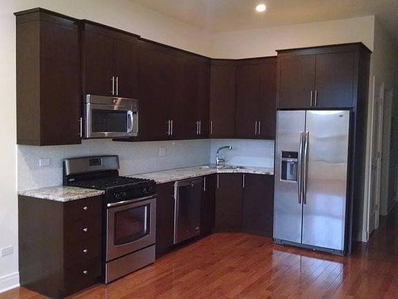 5th image of 520 N Ashland Ave #2