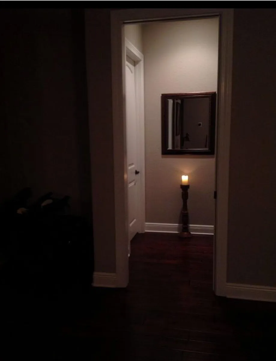 Guest wing with pocket door - 1855 Lindsey Magnolia Ct