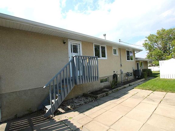 5th image of 108 W Flett Dr NE