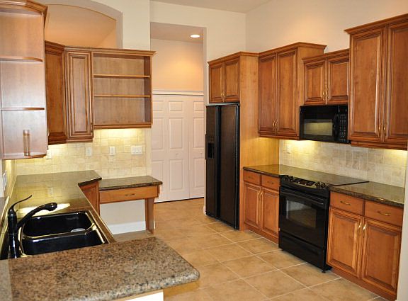 2nd image of 4007 Calusa Ln