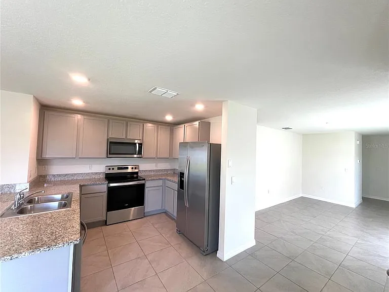590 Sunlit Coral St — Photo 7