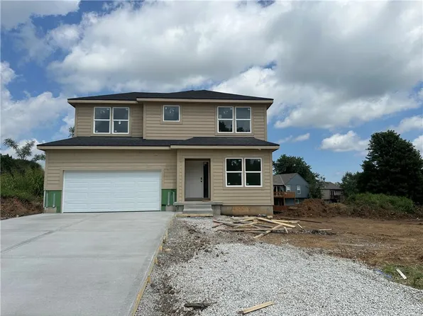 19550 W 208th St, Spring Hill, KS 66083