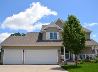 3751 Brook Run Dr, Des Moines, IA 50317