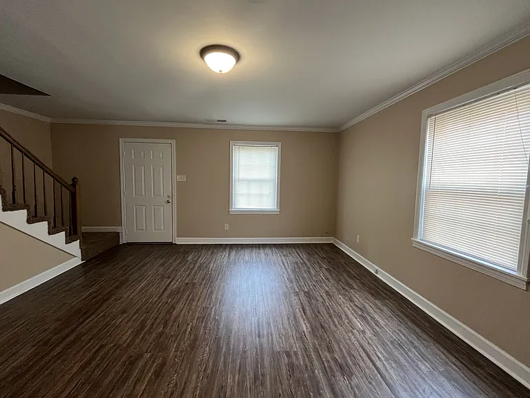 220 Hickory Trl #1 — Photo 3