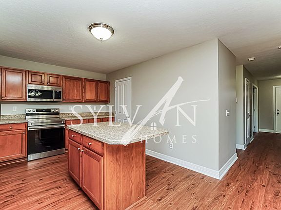 5th image of 857 Salinger Dr