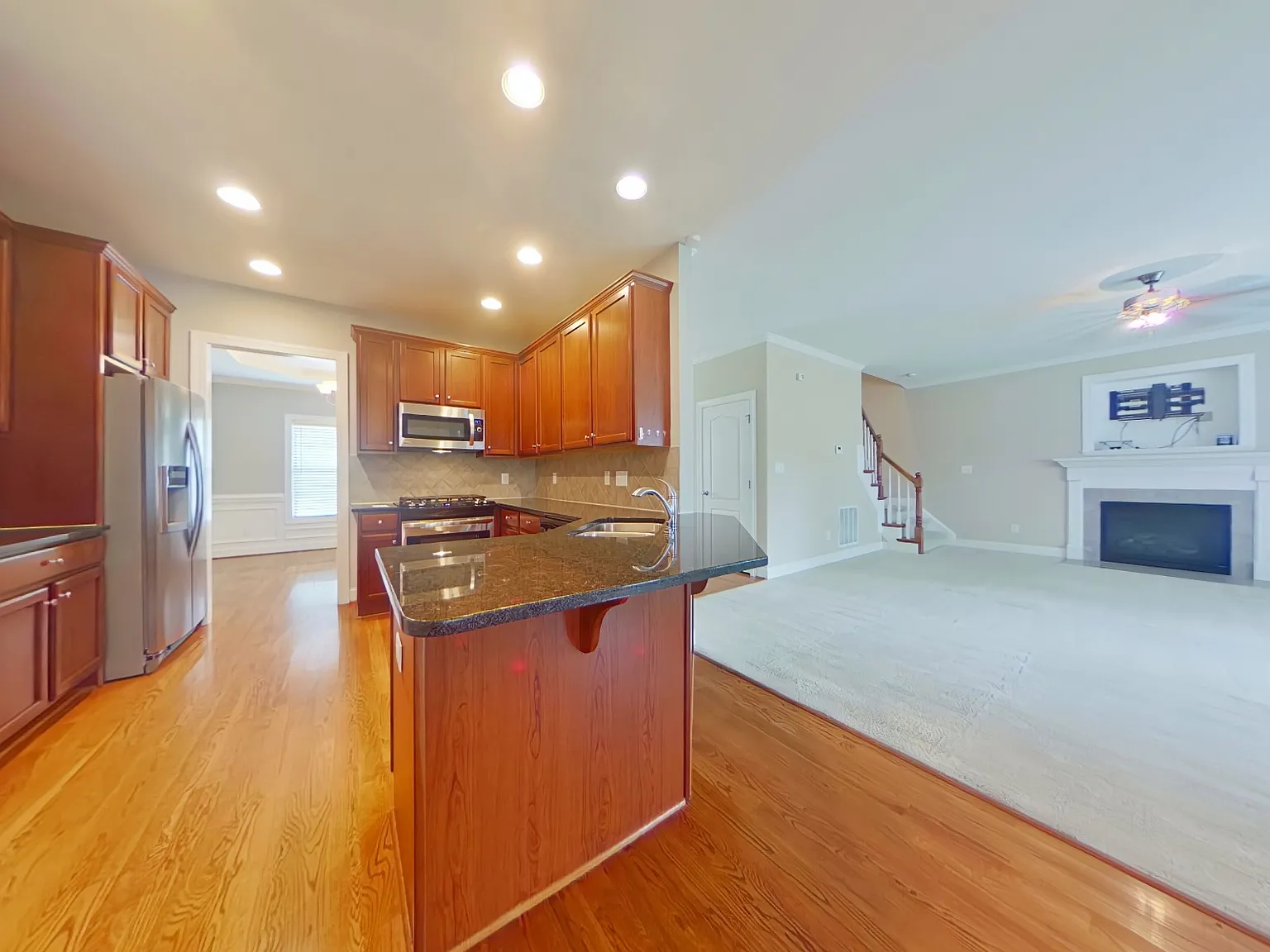 4 bed, 2801 sqft, $2,250 — Photo 4