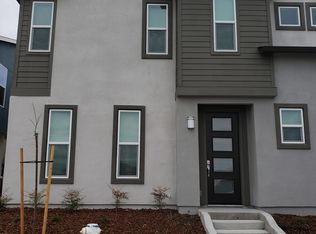 4432 Ocean Ln, Elk Grove, CA 95757