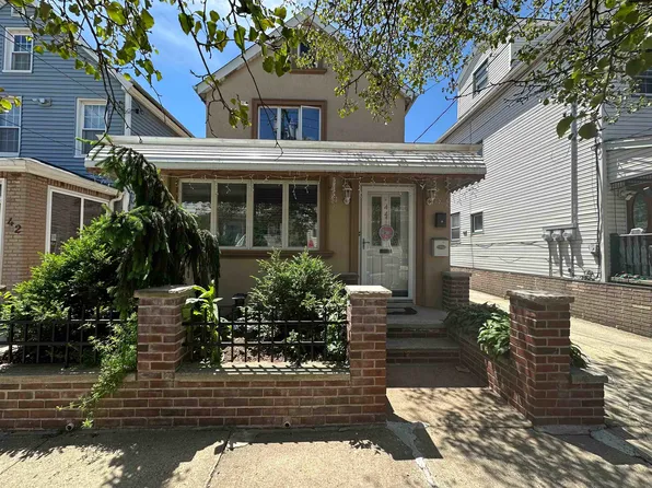 44 W 16th St, Bayonne, NJ 07002